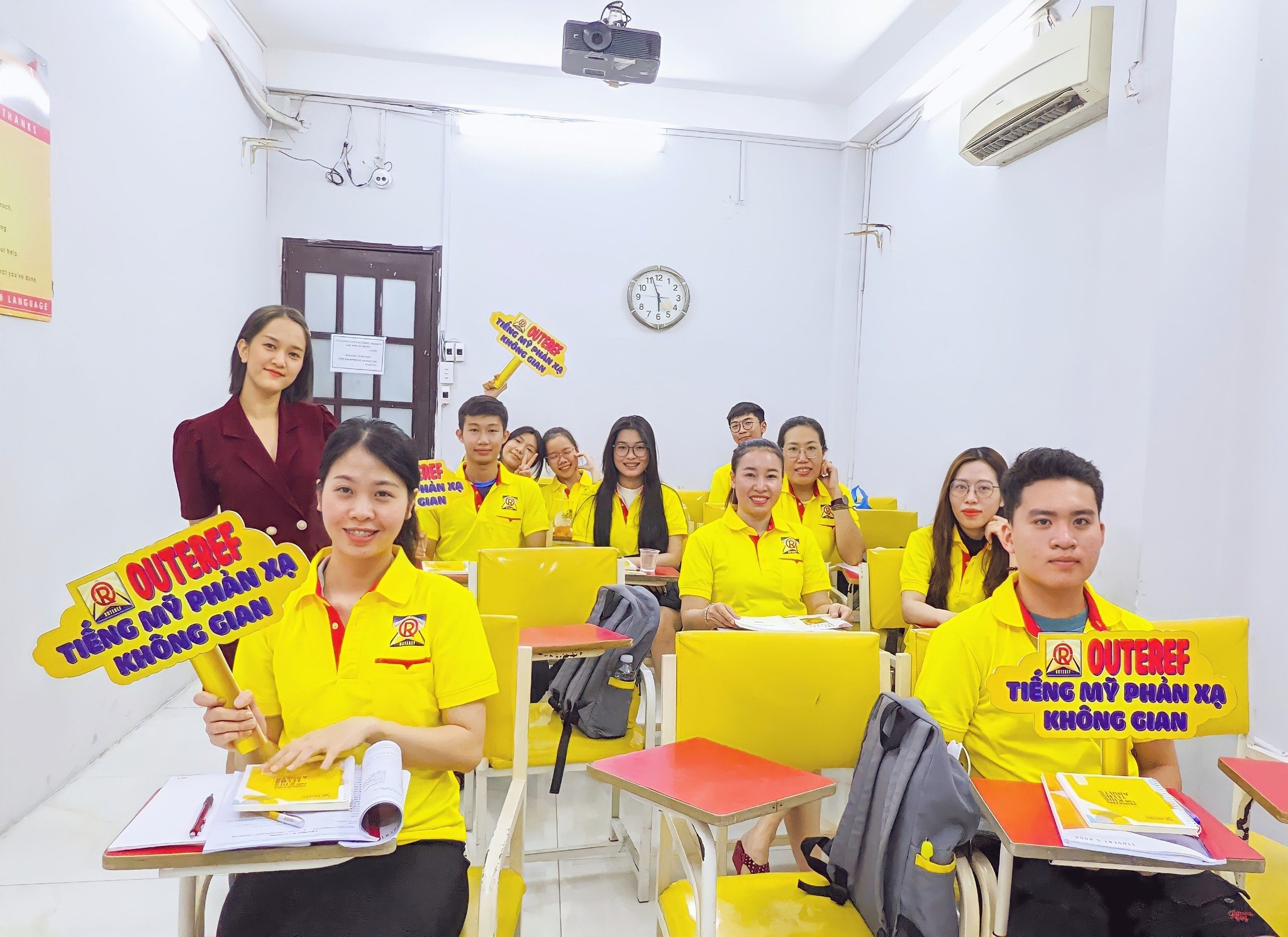 Khóa học Premier giúp học viên phản xạ nhanh, nói chuẩn giọng, giao tiếp tự nhiên như người bản xú