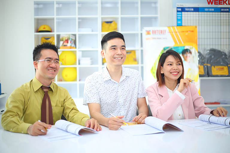 khóa học tiếng anh giao tiếp cho người đi làm