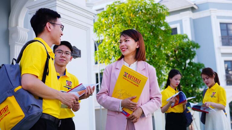 Học viên rèn luyện phản xạ, nói hay, trình bày tốt bằng Tiếng Anh sau khóa học