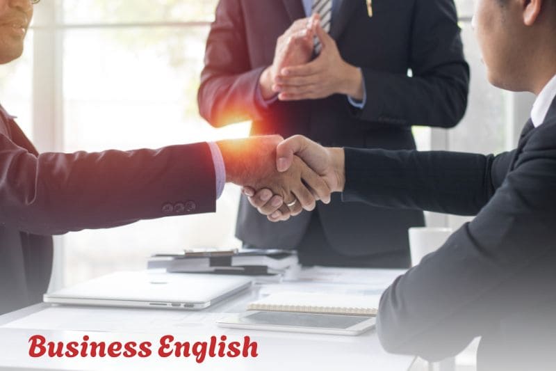 Người làm kinh doanh cần trau dồi tiếng Anh giao tiếp để không bị "bỏ lại" trong "cuộc đua" toàn cầu