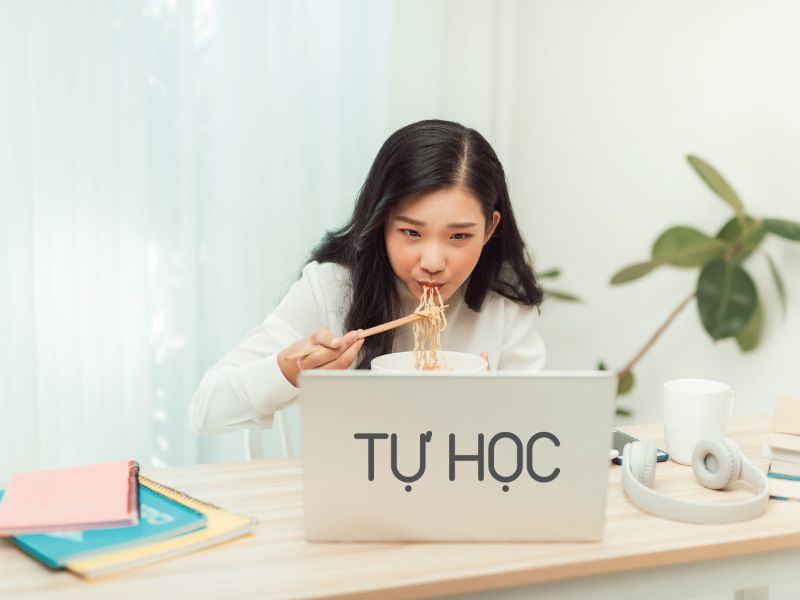 Tự học có nhiều lợi ích nhưng cũng tồn tại những mặt hạn chế