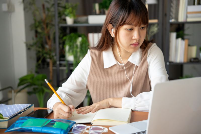 Mẹo học từ vựng tiếng Anh giao tiếp cho người đi làm hiệu quả