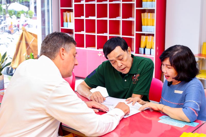 Khóa học Easy Talk giúp người lớn "học dễ dàng - nói dễ dàng" tiếng Anh giao tiếp
