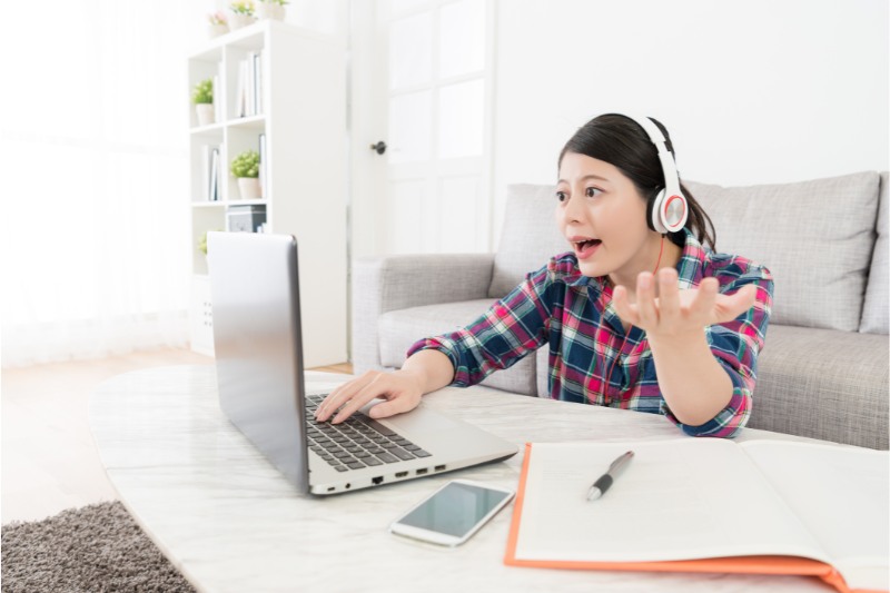 Bạn có thể cân nhắc một khóa học tiếng Anh giao tiếp nếu tự học không đạt kết quả như mong muốn