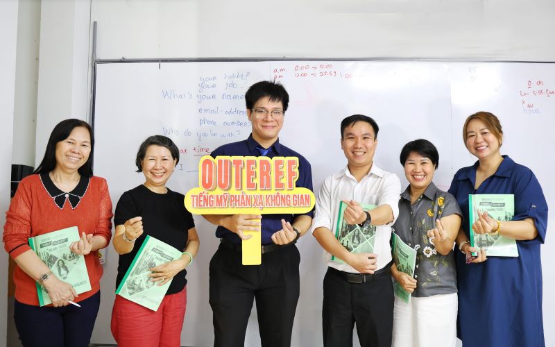 Top 4 lợi ích khi người lớn tuổi học giao tiếp tiếng Anh