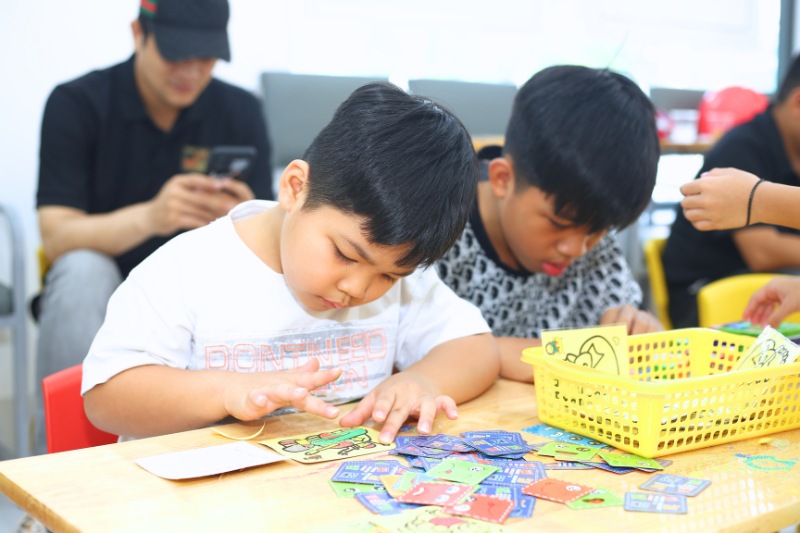 Tiếng Anh hè mầm non là các chương trình tiếng Anh ngắn hạn, chú trọng phát triển thông qua trải nghiệm cho trẻ nhỏ