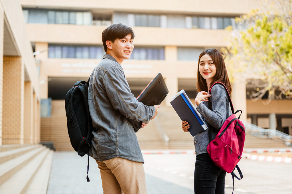 Chứng chỉ IELTS có tác dụng gì cho hành trình du học?