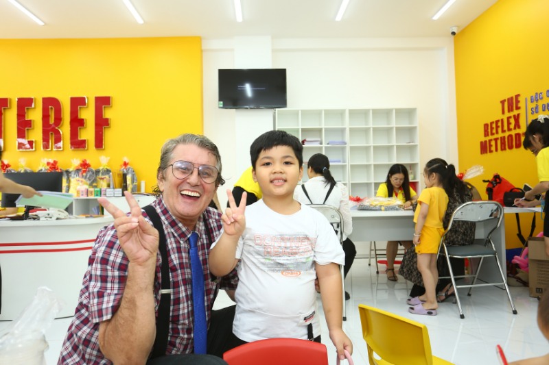 Mùa hè tiếng Anh hiện nay được thiết kế đa dạng bài học với nhiều chủ đề thú vị, sinh động cho trẻ trong nhiều độ tuổi