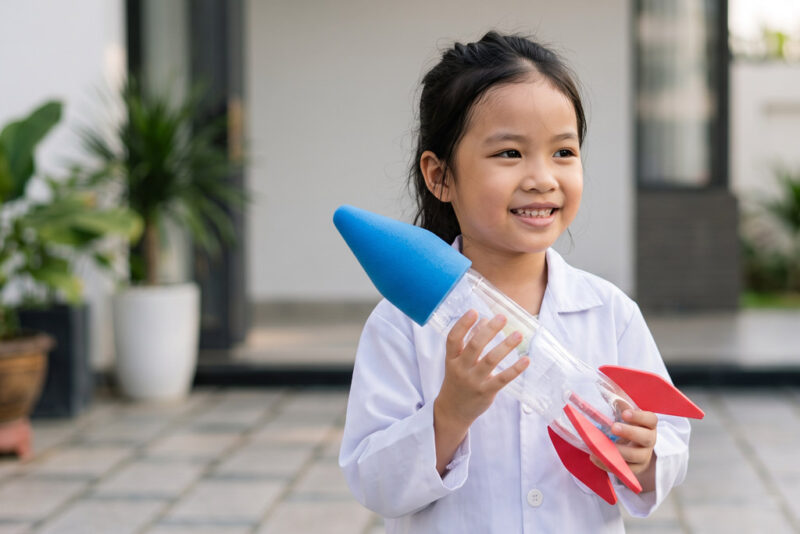 Thí nghiệm khoa học vui với nước và ánh sáng